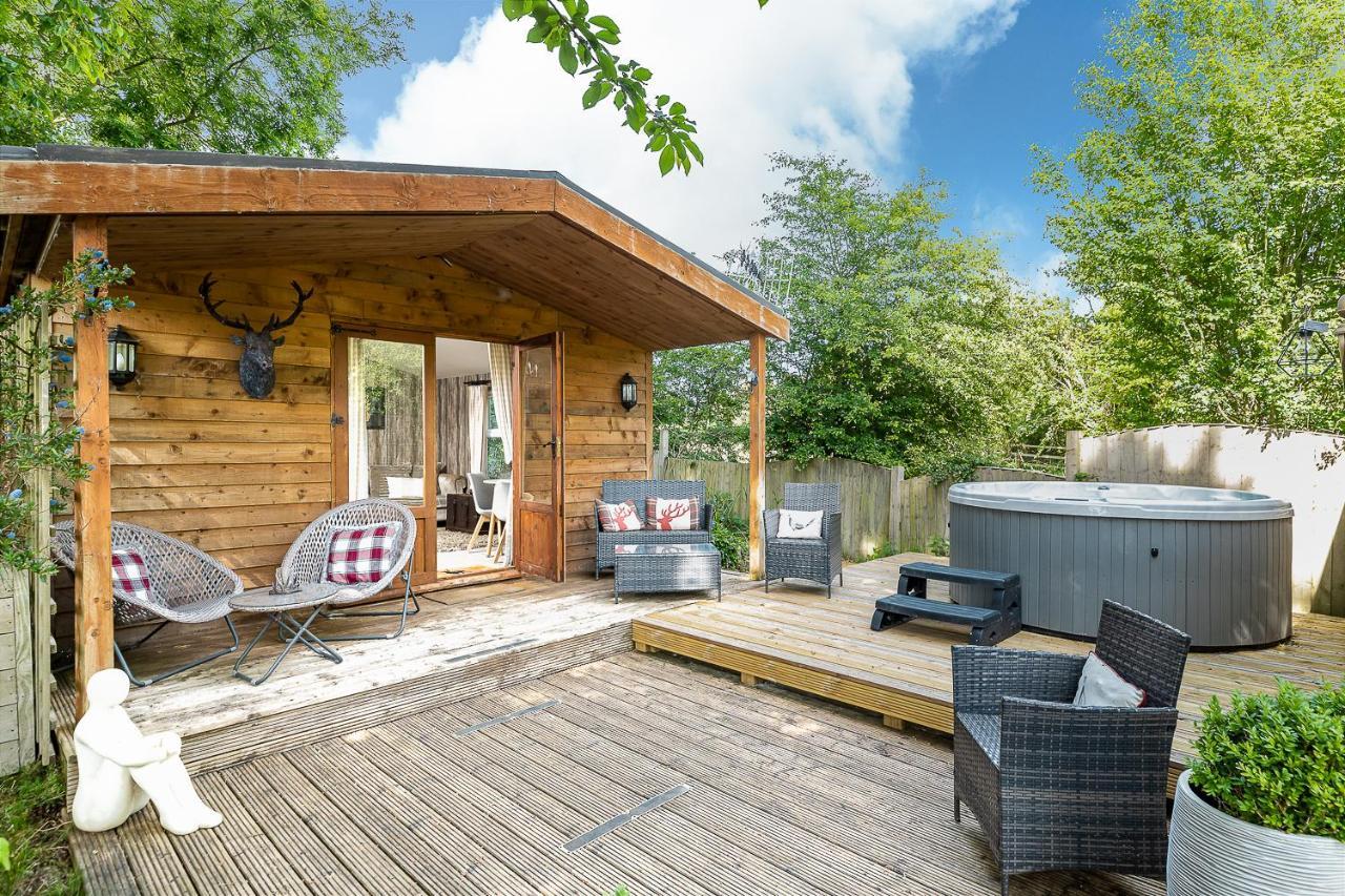 The Log Cabin With Private Hot Tub, Bath Exterior photo